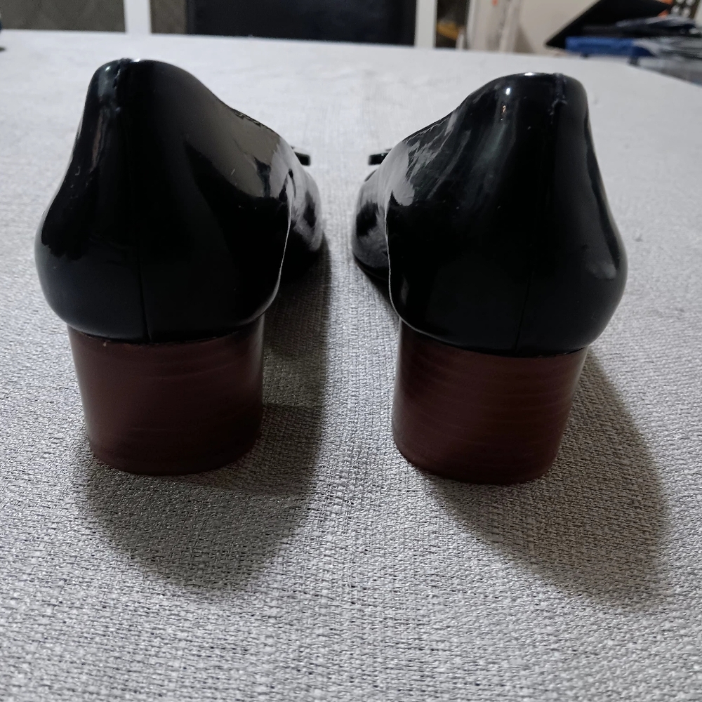 Tory Burch T Ring Black Patent Leather  Ballet Flats 6 M - Picture 4 of 12
